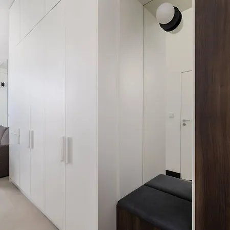 Stylish With Underground Parking Located Near The Tauron Arena By Renters