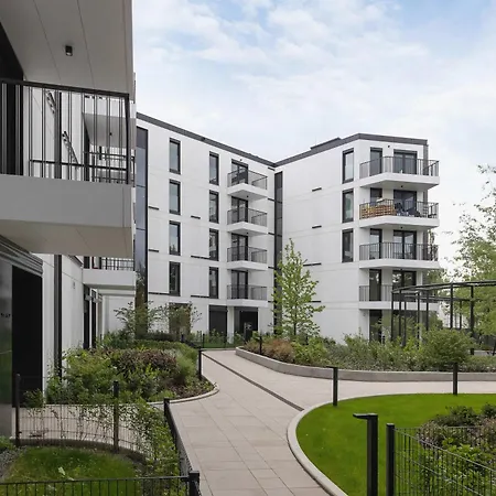 Stylish With Underground Parking Located Near The Tauron Arena By Renters *